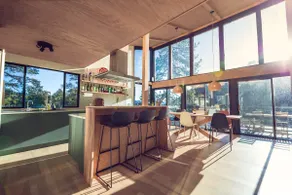 Designer Treehouse, Stunning Treetop Views, Sauna - Image 3