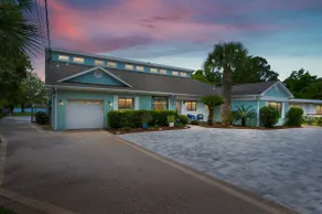 3 Private Suites | Private 1st Floor | Waterfront - Image 3