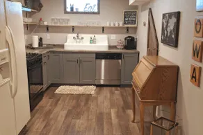 I380 Southwest Bungalow - Image 2