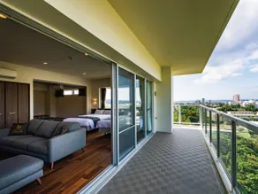 [Maximum 8 people] With a balcony with lighting on two sides! Spacious premium suite overlooking lush hills and Kitaya - Image 4