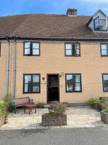 Waterside Cottage 2 Beds, sleeps 4 marina views. - Image 4