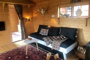 Log cabin with fireplace, 2 minutes to ski hill - Image 5
