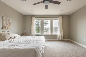 Entire home! King Suite, Free Wifi/Netflix - Image 4