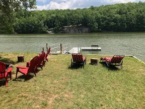 Lakefront Villa! Sleeps 14, Hot tub, boats! - Image 4