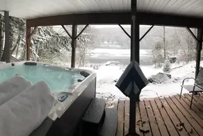 Lakefront Villa! Sleeps 14, Hot tub, boats! - Image 2