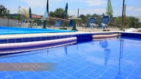 Family cottage with heated pool - Image 2