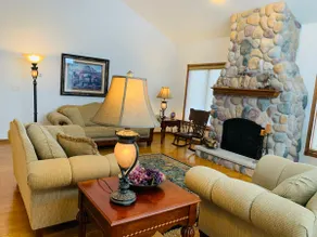 Secluded country home over looking lake Winnebago. - Image 5