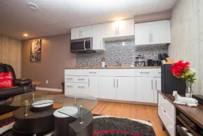 Entire Basement Apt.-3 mins Drive to Regent Avenue - Image 5