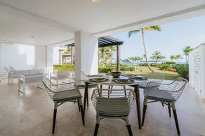 Relaxing & Stylish Private Beach Condo with pool - Image 4