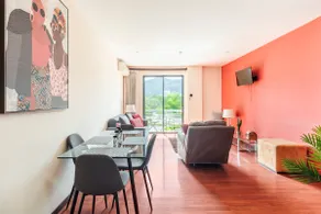 Convenient Flat in Prime Location - Pubs and Rest - Image 4