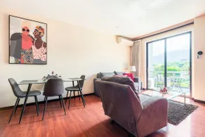 Convenient Flat in Prime Location - Pubs and Rest - Image 5