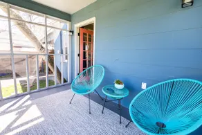 Peaceful 2 Bedroom Bungalow, centrally located. - Image 5