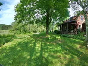 1/2 mile to EVL, Lake, HOT TUB, Pets welcome - Image 3
