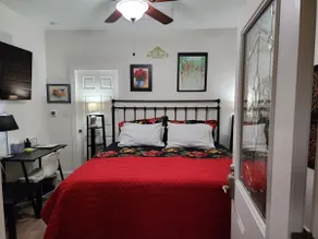 Close to Lake Austin and 30 minutes from downtown. - Image 5