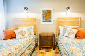 The Higher the Hair - 2BR Condo for 4 facing Park, Wifi - Image 5