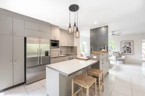 Mango Wood Villa Tropical Coastal living - Image 5