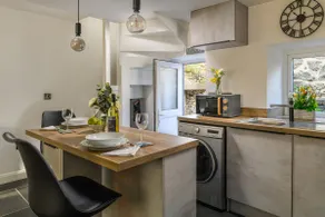 Cosy Welsh cottage with log burner, dog friendly - Image 4