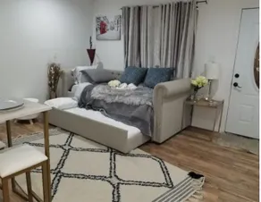 Private One Bedroom + living room Unit(1Q,2T beds) - Image 3