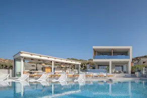 Hermes Grand Luxury Beachfront Villa & Spa, By ThinkVilla - Image 3