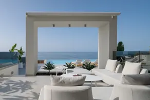Hermes Grand Luxury Beachfront Villa & Spa, By ThinkVilla - Image 4
