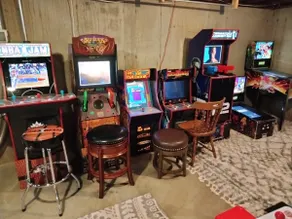 Family, Pool, Business, Dog, Arcade and Toys - Image 5