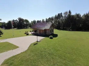 Vacation home by the lake with sauna - Image 4