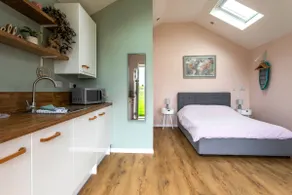 The Studio-beautiful private annex with fab views! - Image 4