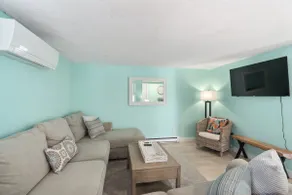3 Bedrooms, Walk to Beach, 40 min to Salem, Yard & Fire Pit - Image 3
