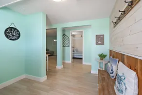 3 Bedrooms, Walk to Beach, 40 min to Salem, Yard & Fire Pit - Image 4