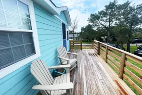 *Two Fish* Cozy Island Cottage - Image 5
