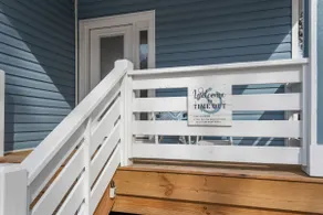 Welcome to Time Out! In the Heart of Manteo! - Image 2