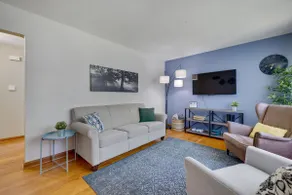 Game Room · Fenced Yard 4 Pets · Long Stay Welcome - Image 4