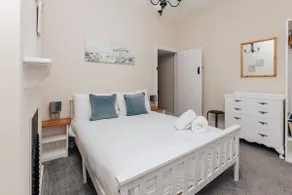 Honeysuckle terrace - Pet friendly - Image 3