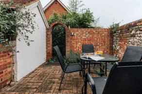 Honeysuckle terrace - Pet friendly - Image 2