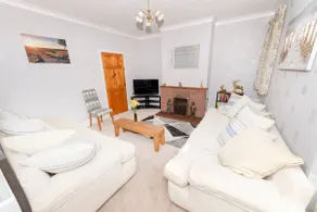 The Bungalow at Seaway's, Sleeps 11 + - Image 5