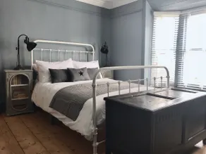 Luxury cottage, seconds from beach & restaurants - Image 2