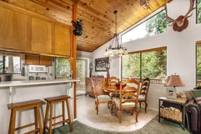 The Lazy Lodge Cabin-WiFi- Generator- A MUST HAVE! - Image 4