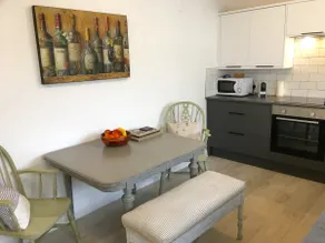 Apartment 61 - Image 5