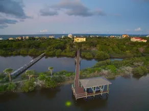 400ft to private beach. Riverfront,dock,pool,kayaks Elevator, 1.6 acres - Image 3