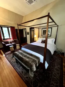 Guest House on Historic Estate in Upstate New York - Image 5