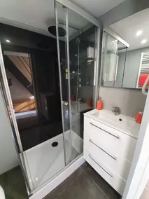 Terrace, Private Spa & Air-conditioned Studio - Image 4