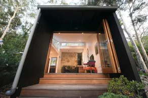 Heritage sandstone cottage with Pittwater views - Image 3