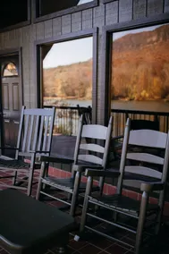 Riverfront Getaway with a View - Image 4