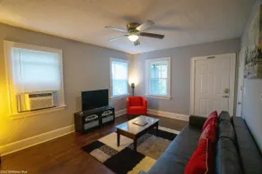 Fab location, just renovated & sparking clean! - Image 3
