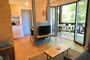 Quiet apartment in residence with pool - Image 3