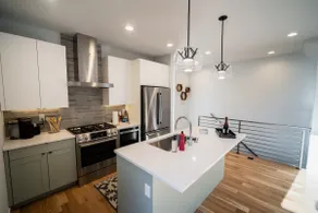 Wine & Waves: Alki Homes for Family and Friends - Image 5