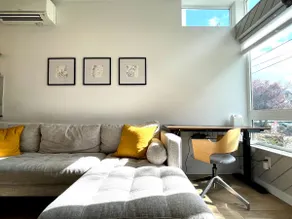 Bright and Cozy, Modern Town Home | Roof Top Deck - Image 3
