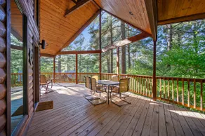 2,000 sqft, Spacious 2 King Suites & Bunk room - Image 3