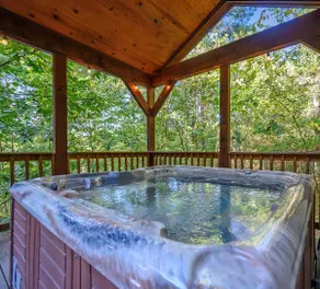 2,000 sqft, Spacious 2 King Suites & Bunk room - Image 5