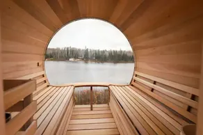 Marleau's Harbour Loft w Hot Tub/Sauna (4 Seasons) - Image 4